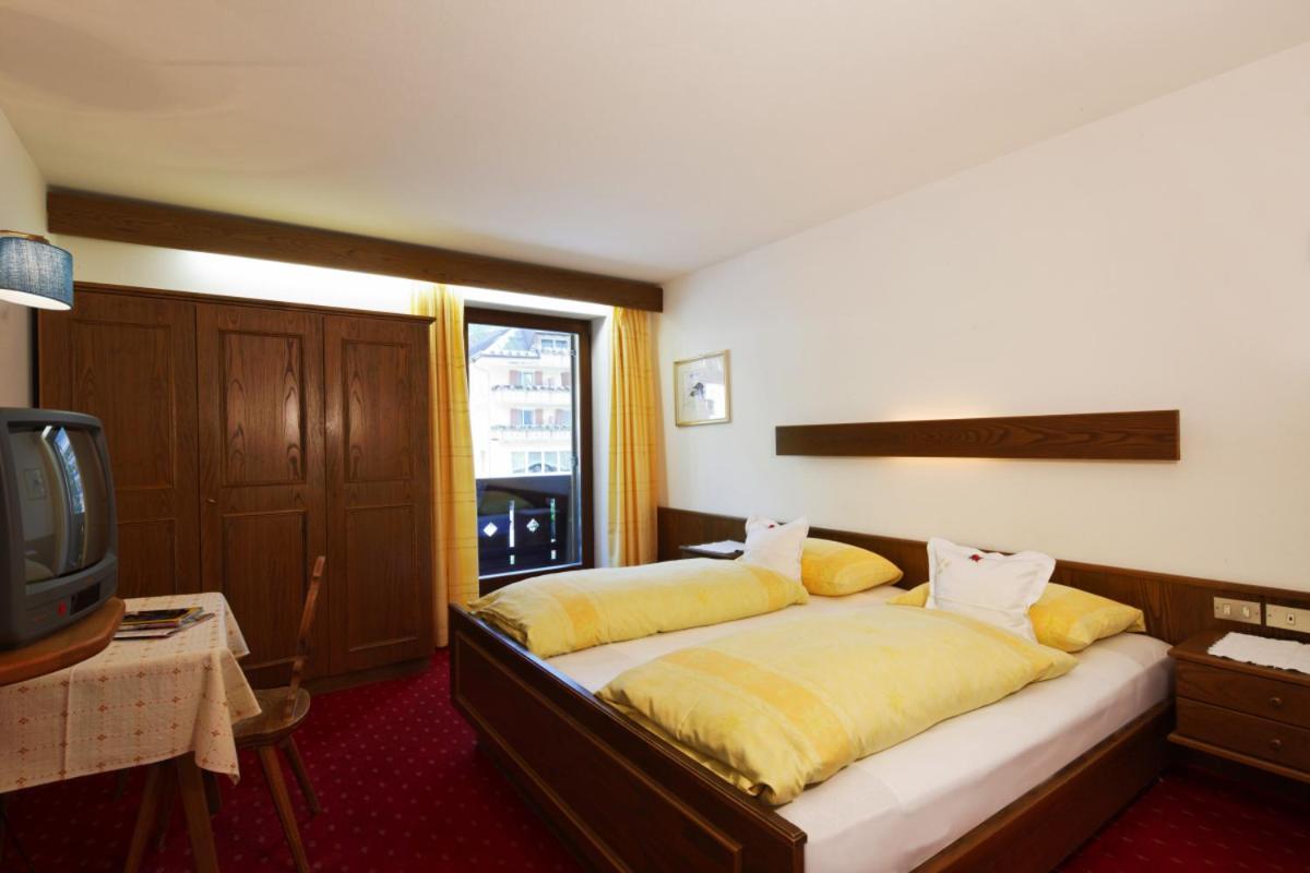 Garni Bel Air Hotel Colfosco Exterior photo