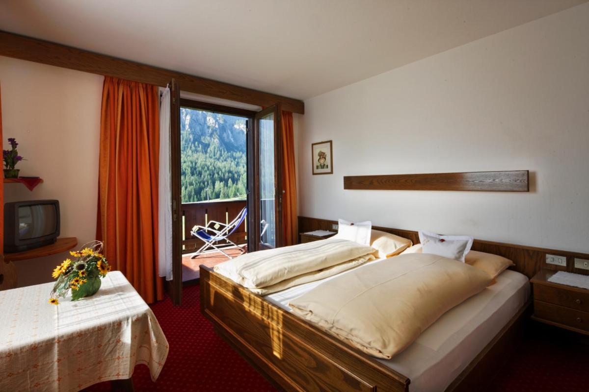 Garni Bel Air Hotel Colfosco Exterior photo