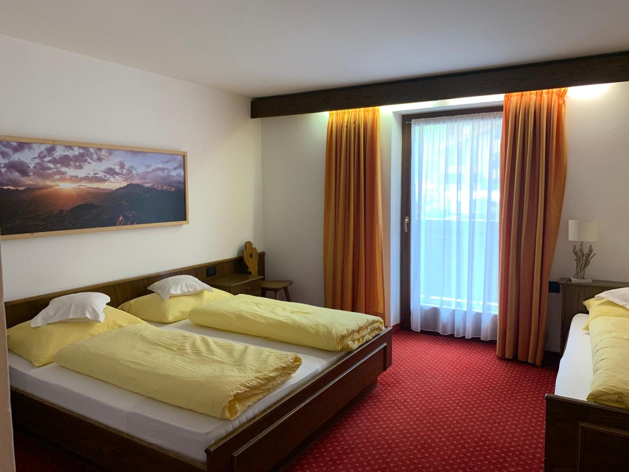 Garni Bel Air Hotel Colfosco Exterior photo