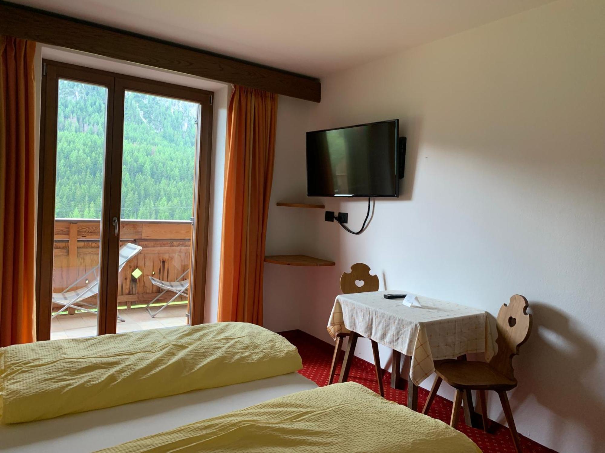 Garni Bel Air Hotel Colfosco Exterior photo